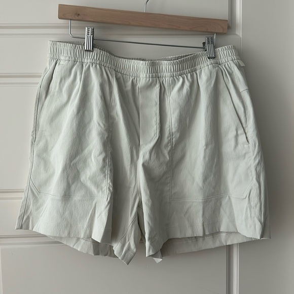 Lululemon Bowline Shorts 5” - Picture 1 of 5